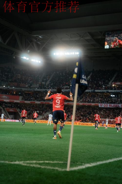 乔纳森-戴维本场数据：0射门，0次过人，6次地面对抗均失败